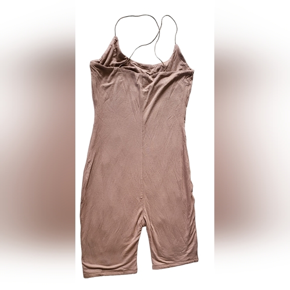 Naked wardrobe - Picture 2 of 3